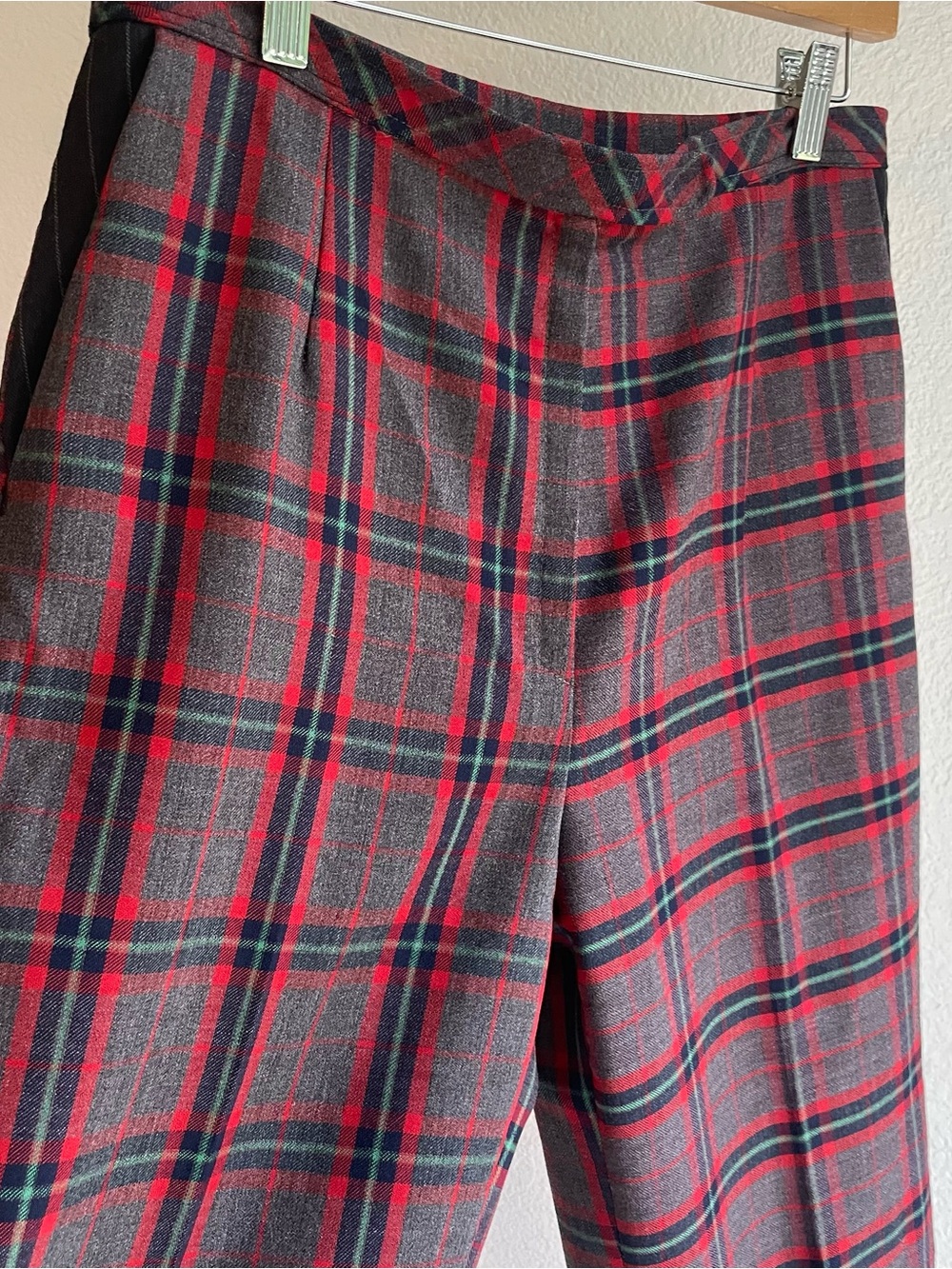 Vintage 50s 60s Women's Red plaid tartan trousers gray tone upcycled - Picture 2 of 12